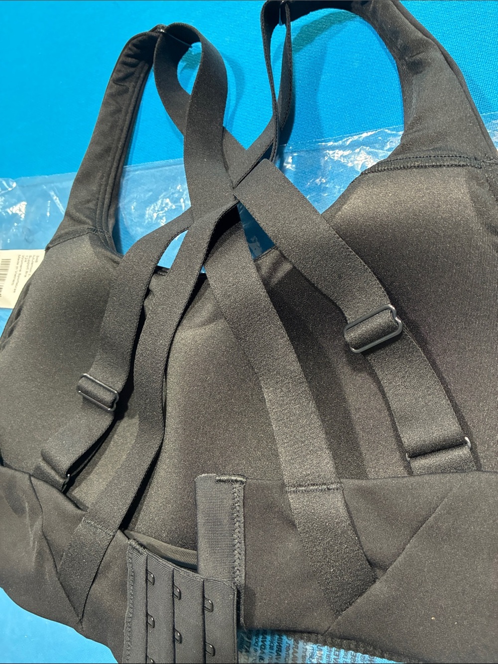 *Brand New* lululemon-  Black Energy High Support Sports Bra - Size 34B- NWT - Picture 10 of 14